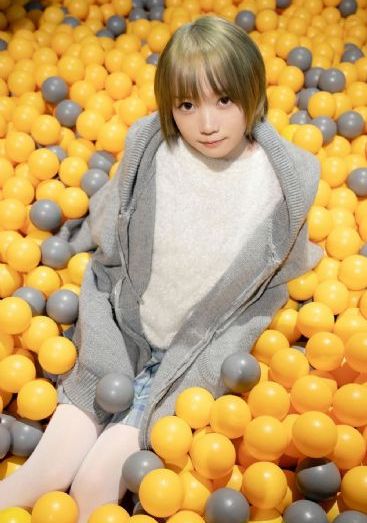 电梯内美女急不可待视频_720免费电视剧